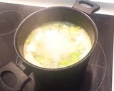 Foto del paso 2 de la receta: Puerros con patatas y arroz con refrito de ajos