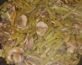 Foto del paso 5 de la receta Judías con champiñones al ajillo (vegano)