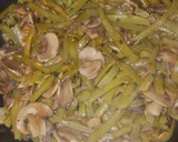 Foto del paso 5 de la receta: Judías con champiñones al ajillo (vegano)