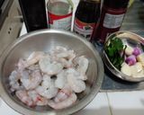 Foto langkah ke 1 dari resep Udang Bumbu Saos Tiram dan Kecap Manis.