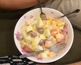 Hình bước làm 3 của món Trái cây trộn yogurt