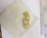 A picture of step 3 of Spring roll sweets.