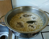 Foto del paso 4 de la receta: Costillas de cerdo con alubia blanca en salsa
