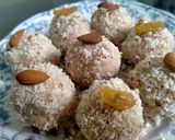 A picture of step 3 of Coconut ladoo.