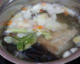 Foto langkah ke 2 dari resep Sup Ikan Kakap Junior.