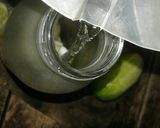 Foto langkah ke 2 dari resep Infused water cucumber.