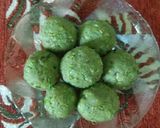 A picture of step 4 of Lilva kachori.