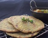 A picture of step 4 of Pudina (mint) Laccha Paratha.