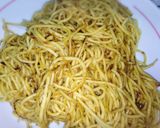 รูปขั้นตอนการทำที่ 4 ของ ผัดหมี่เทริยากิตับหมูกุยช่าย เฮงเฮงเฮง