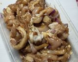 Foto langkah ke 1 dari resep Ayam Iris Saus Gurih.