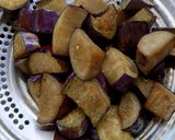 Foto langkah ke 1 dari resep Tumis Terong Kecap Pedas.