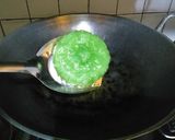 Foto langkah ke 5 dari resep Kue Cucur Pasta Pandan.