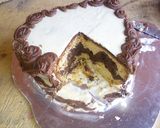 A picture of step 1 of Marble cake decorated with Royal icing.