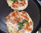 A picture of step 4 of Veg uttapam.