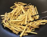 A picture of step 5 of ☆Sweet Potato Honey Kinpira☆.