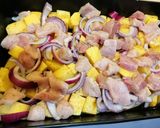 Tepsis sertéskaraj burgonyával recept fázis 2 fotója