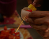 Foto del paso 4 de la receta: Brochetas de camarón
