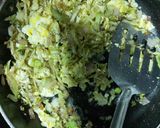 A picture of step 1 of Cabbage and eggs fried rice.