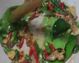Foto langkah ke 2 dari resep Tumis kikil cabe ijo.
