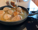 Foto del paso 4 de la receta: Muslos de pollo en salsa de soja y limón