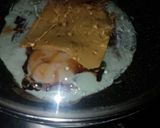 A picture of step 3 of Sunny side up egg sandwich.