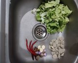 Foto langkah ke 1 dari resep Seblak Bakso Kerupuk.