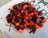 Une image de l'étape 4 de Salade de betteraves rouges et tomates à la feta et persil.