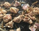 A picture of step 2 of [Basic] Easy Oyako Donburi in a Frying Pan.