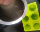 A picture of step 5 of Tangy jelly lemon frosty.