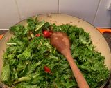 A picture of step 3 of Greek Orzo with chicken and kale.