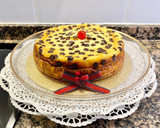 Foto del paso 7 de la receta: Pastel de yogur griego, queso crema y pepitas de chocolate