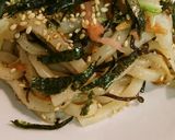A picture of step 3 of Shio Yaki Udon (Salt-Flavored Stir-Fried Udon).