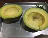 Foto langkah ke 1 dari resep Telur Dalam Alpukat Panggang.