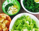 عکس مرحله 1 از دستور سالاد تخم‌مرغ و اسفناج