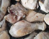 Gambar langkah 2 resipi Ayam Kurma Seekor.