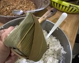 Foto langkah ke 4 dari resep Bacang Ketan Isi Daging Ayam & Sapi.
