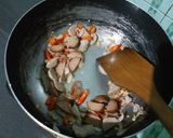 Foto langkah ke 4 dari resep Mie kari kuah susu creamy.