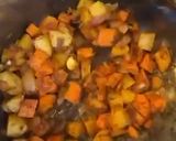 صورة لخطوة 3 من وصفة شوربة العدس الاحمر بالبطاطس🥣😋!