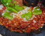 Foto langkah ke 3 dari resep Sambel Penyet Oyong.