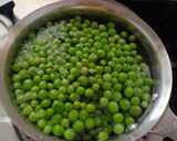 A picture of step 1 of Fresh Peas Soup.