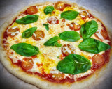 Foto del paso 4 de la receta: Pizza napolitana casera (masa con prefermento)