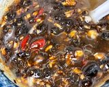 Foto langkah ke 2 dari resep Steamed fish with black bean sauce.