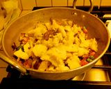 A picture of step 3 of Stir fried mixed vegetable curry.