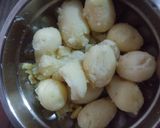 A picture of step 1 of Veggie fruit tikki chat.