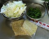 A picture of step 1 of Delicious Yakisoba with Powdered Sauce.