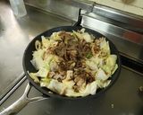 A picture of step 3 of Delicious Yakisoba with Powdered Sauce.