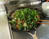 A picture of step 7 of Delicious Yakisoba with Powdered Sauce.