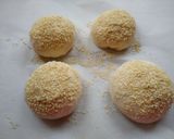 A picture of step 4 of Red Fermented Rice Pepper Buns (Hong Zao Hu Jiao Bing).