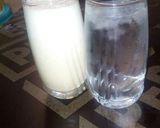 A picture of step 2 of Banana milk shakes.