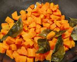 A picture of step 3 of Carrot poriyal.